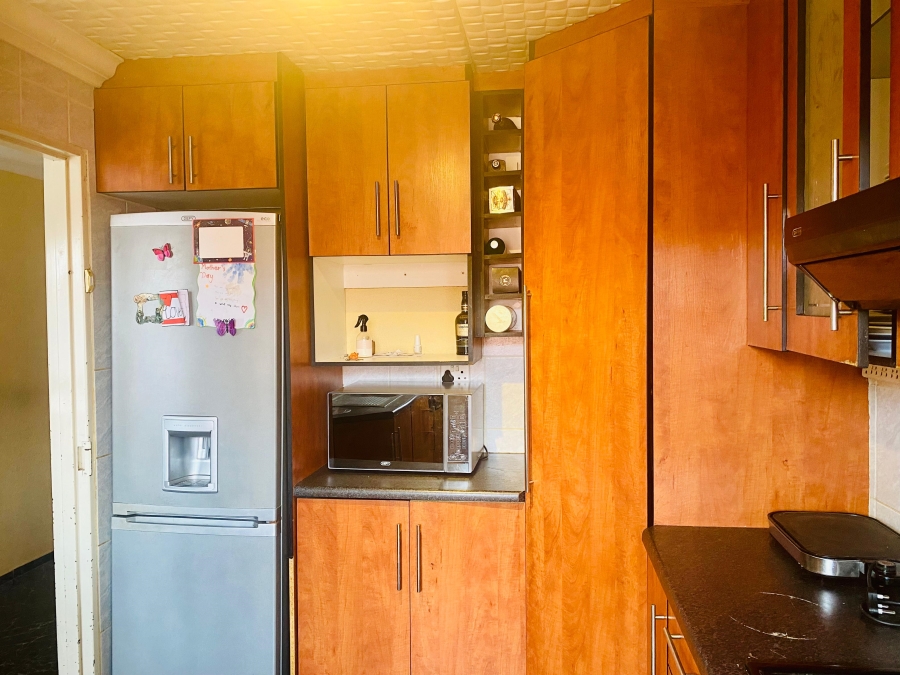 To Let 3 Bedroom Property for Rent in Geelhoutpark North West